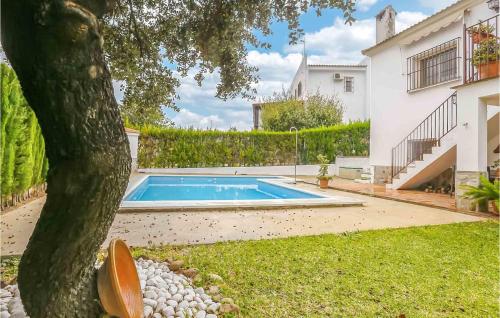 Beautiful home in Sevilla with Outdoor swimming pool, WiFi and 3 Bedrooms
