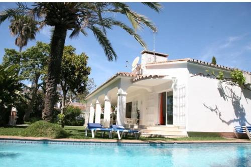 Beautiful Villa La Caracola heated pool Puerto Banus Marbella