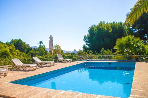 Villa Altozano with pool, barbeque, large garden, and fantastic sea views