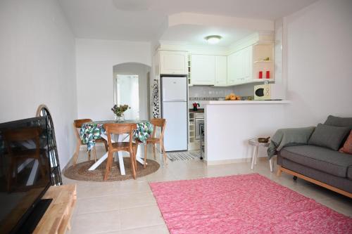 Bello apartamento con piscina a un paso del centro