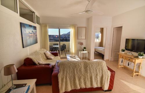 Benal Beach, Superb 2 Bedroom 2 Bathroom Beach Front Apartment Sleeps 5