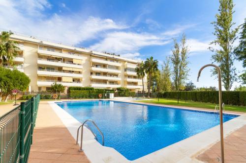 Benalmadena with pool & parking near the beach