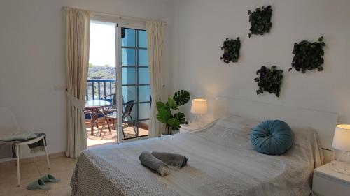 Blue Casa: Hübsche Ferienwohnung Mit 2 Schlafzimmern. Mit Pool, Strandnähe & Wlan