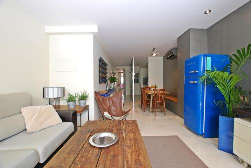 Blue Fridge Apartment