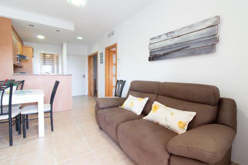 Bonito apartamento con terraza y piscina