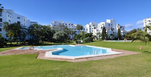 Jardines del Puerto en pleno centro de Puerto Banús