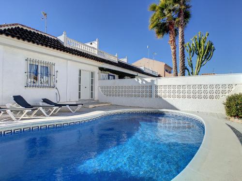 Bungalow with private pool - 5809