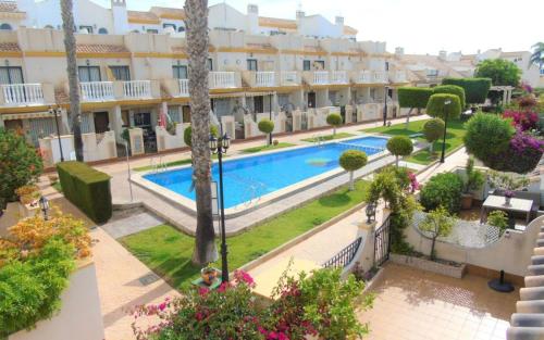 Cabo Roig ?3 Bdr Sleeps 5?Pool View?Family Friendly ?Walking Distance To Amenities & Beach