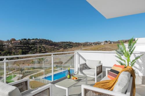 Cala de Mijas 2 bedroom apartment with parking and pool