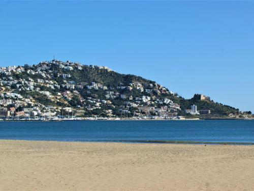 Apartamento En Roses A 2 Minutos De La Playa Con Vista Al Mar