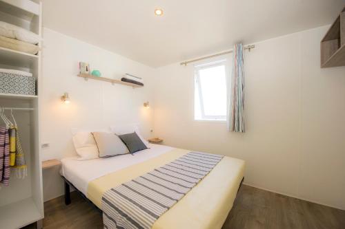 Vacanceselect Mobil Homes Camping Castell Montgri