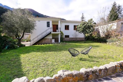 Can Matret, casa amb jardí en un entorn rural