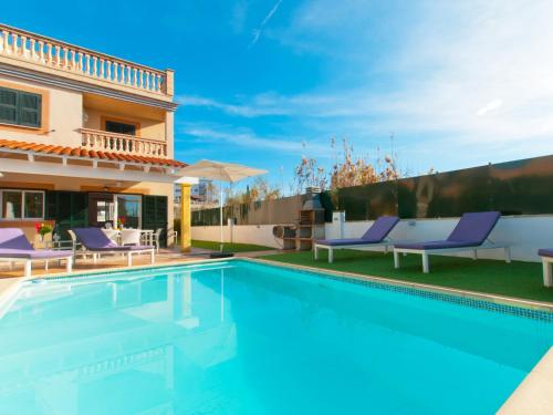 Casa Marcos con piscina para 6 junto a Playa Alcudia