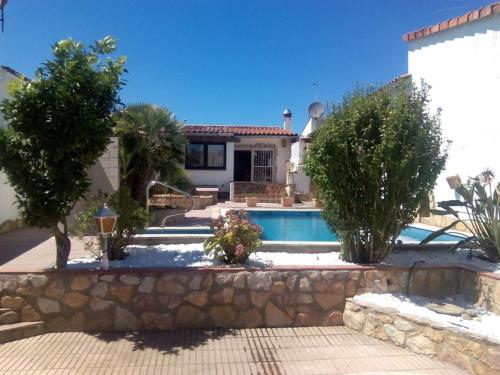 Nice house for 6 people with private pool and own mooring in Empuriabrava