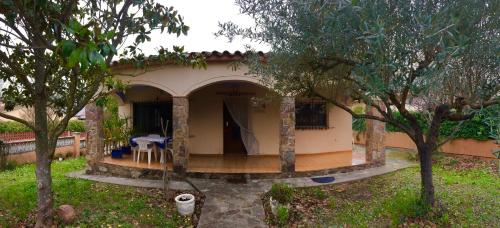 Casa amb jardí a poble de l Alt Empordà