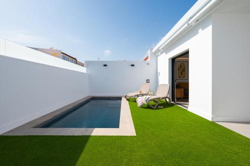 Fully Refurbished House In 2022 - Private Heated Pool - Gran Canaria Stays