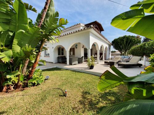 Casa Blue Vista, beachside villa