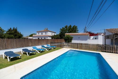 Casa Carlos con Piscina Privada en Conil