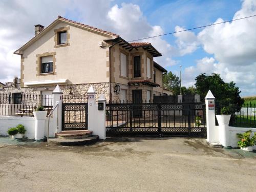 Casa Carmina y Nando, cerca Santander y Cabarceno