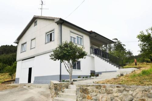 Casa con huerta cerca de Lires