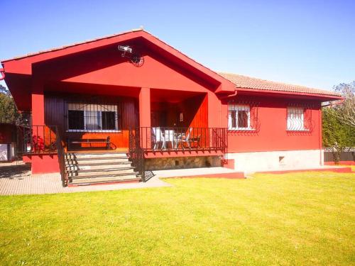 Casa Con Jardin Al Lado Playa De Salinas. La Casa De Lalo