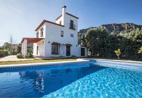 Casa con piscina caminito del rey