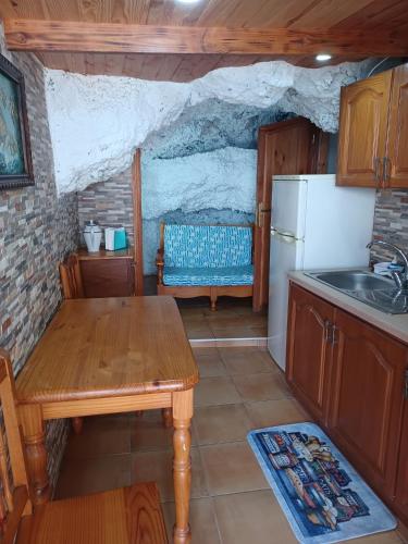 casa cueva a orilla del mar Brisas del Mar