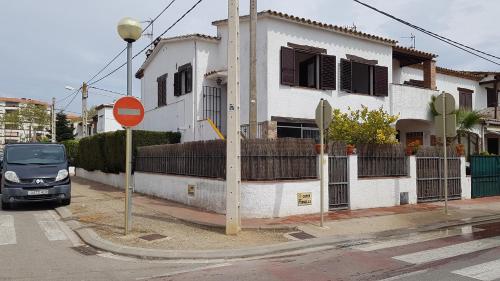 Casa con barbacoa, piscina, chill out