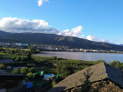 Casa de Pueblo con Vistas, Petín