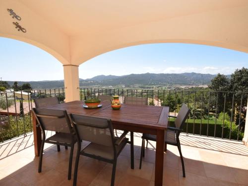 Splendid Villa in Santa Cristina d Aro with Swimming Pool