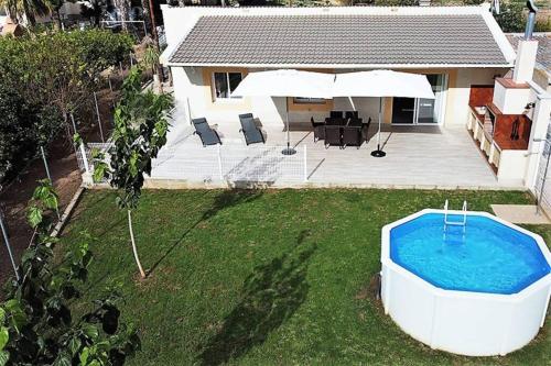 Aimar - Casa en Deltebre con jardín, piscina privada y barbacoa