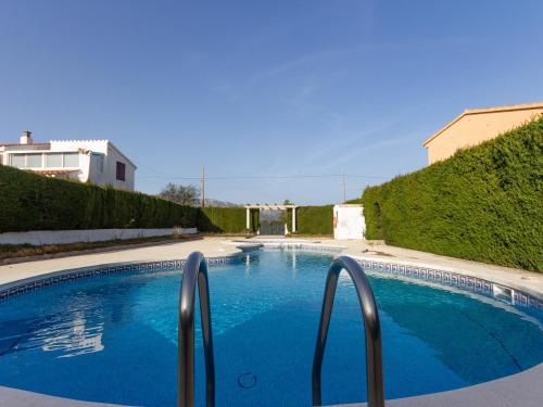 Casa familiar con jardin y piscina_tofiño