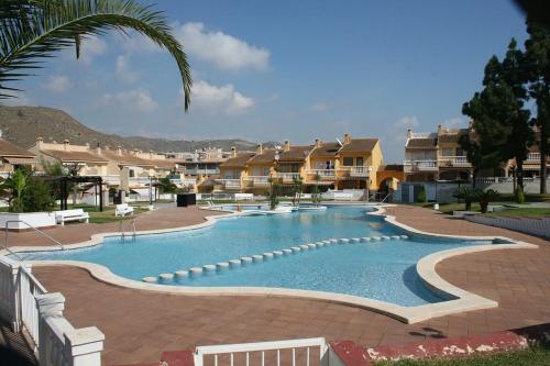 Casa Flores, beautiful townhouse close to the sea and amenities