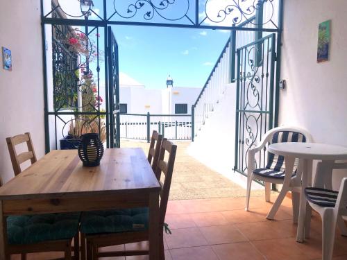 Casa Joe, cosy one bedroom apartment on popular complex with pool