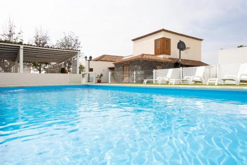 Casa La Rueda with pool