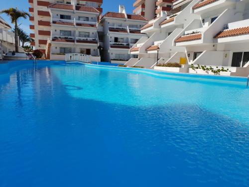 Casa Las Flores with heated pool, only 490 meters to the beach, balcony, wifi