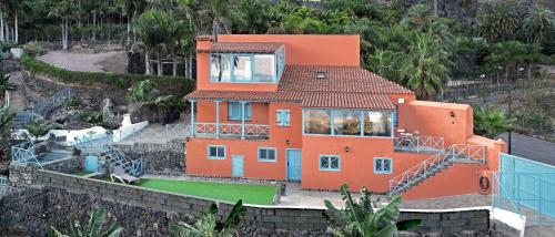 Casa Naranja