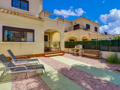 Huge Holiday Home in Torrevieja with Swimming Pool