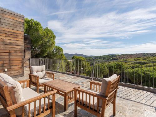 Holiday home in a quiet location near a large lake, beautiful nature and tranquility