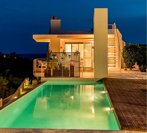 Casa con piscina "Rivas"