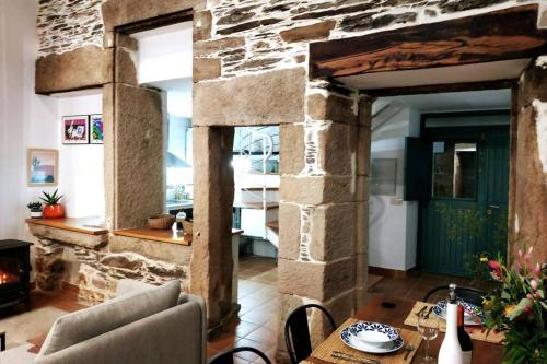 A Casa Do Tragaluz Casa Rural Con Restauración De Diseño En Lugo