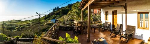 Casa rural con terraza y estupenda vista al Mar