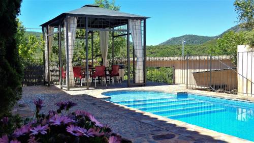 Casa de 4 habitaciones con piscina privada en Cabañeros
