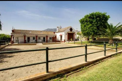 Casa rural Mijas. Cerca playa y montaña con jardín