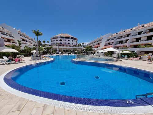 Casa Teide, ground floor Apartment Parque Santiago 1, heated pool, 100 m to sea and beach, wifi