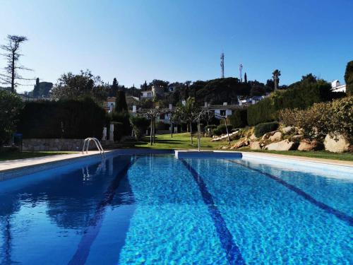 Casa Tossa precioso jardín barbacoa piscina comunitaria y playa privada
