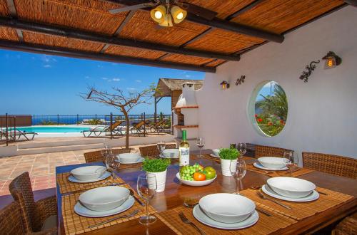 Casa Vieja, 4 bedroom villa with a private pool