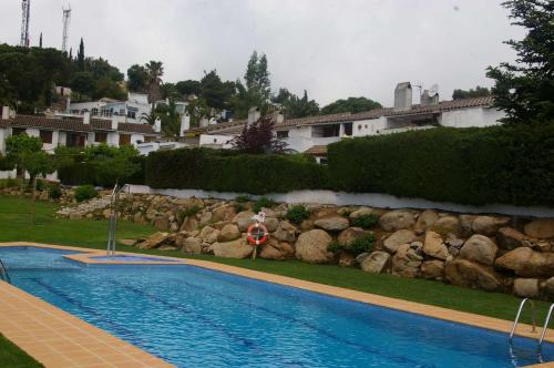 Casas Blanca 14 junto a piscina en playa privada Santa María de Llorell