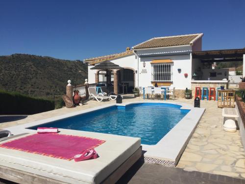 Villa Casira met privé zwembad 4 personen