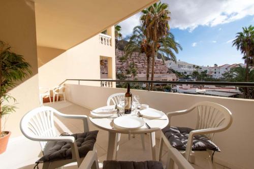 Lovely two-bedroom apartment with two bathrooms that overlooks the pool on this popular complex